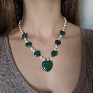 Green-toned freshwater pearl necklace green heart-shaped stones toggle clasp